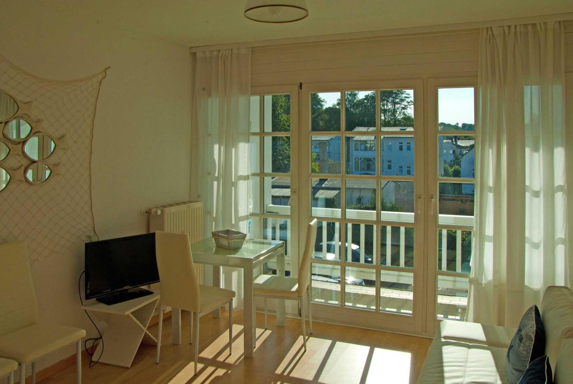 Haus Baltic 12 Mit Balkon - Zentrale Lage Im Ostseebad Sellin Luaran gambar